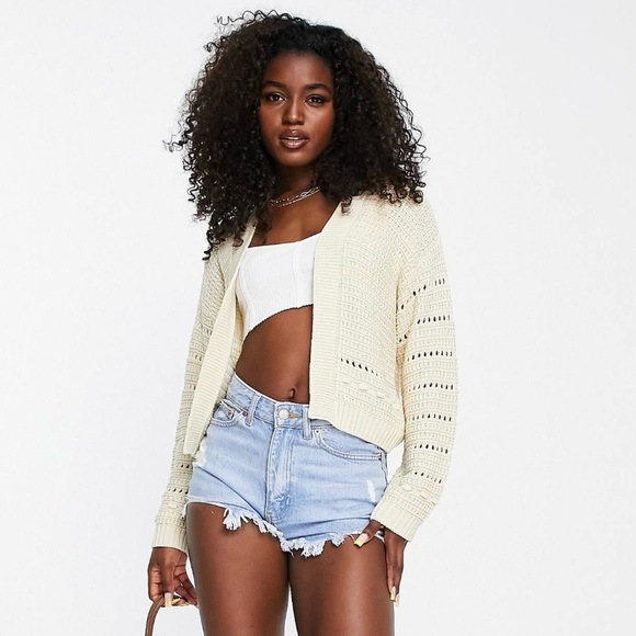 ASOS Sweaters - ASOS Design Crochet Stitch Cropped Open Cardigan in Cream Cotton Size 6